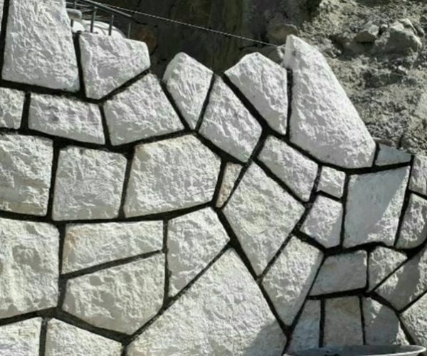 بهترین سنگ برای ساخت دیوار سنگی