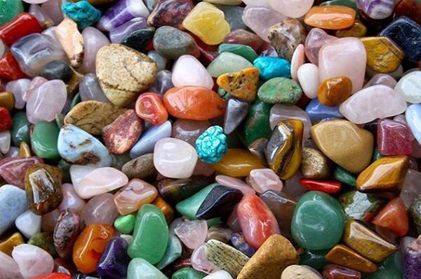 معرفی انواع سنگ های تزئینی و خواص درمانی آنها برای بدن