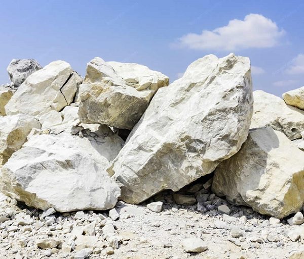 بررسی ویژگی‌های متفاوت سنگ آهک و سنگ مرمر