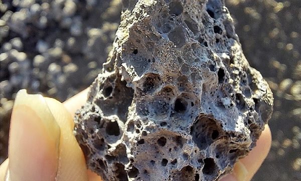بررسی انواع تغییرات زمین موثر در ساختار سنگ ‌های آذرین